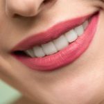 Зубной камень: почему возникает и чем грозит