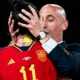 Роковой поцелуй после триумфа: все о скандале в испанском футболе с Луисом Рубиалесом