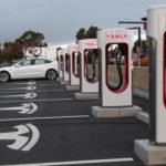 Tesla звільнила сотні працівників, відповідальних за зарядні станції Supercharger